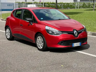 Occasion Renault Clio IV 75 PK (55 kW) 2016 Oranje Sedan