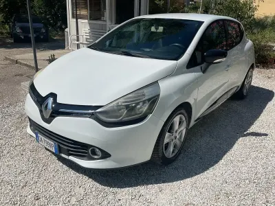 Usata Renault Clio IV 73 CV (53 kW) 2013 Bianco Berlina