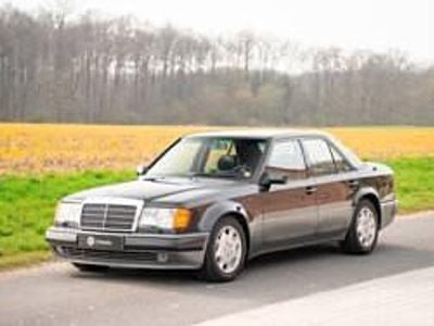 Usata Mercedes E500 326 CV (239 kW) 1992 Nero Berlina