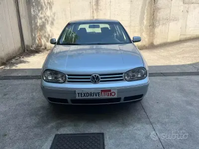 Usata VW Golf IV Comfortline 101 CV (74 kW) 2002 Grigio Berlina