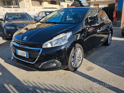 Usata Peugeot 208 Active 83 CV (61 kW) 2019 Nero Utilitaria