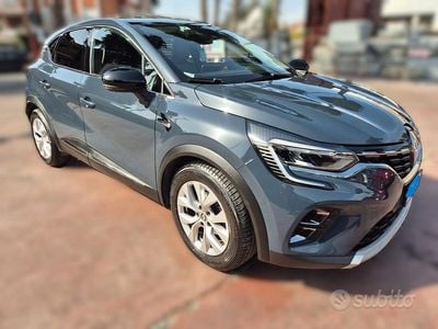 Usata Renault Captur Intens 101 CV (74 kW) 2022 Blu SUV