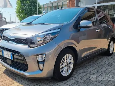 Usata Kia Picanto Comfort 65 CV (47 kW) 2022 Grigio Utilitaria
