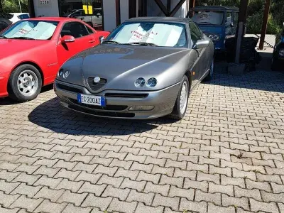 Usata Alfa Romeo Spider 150 CV (110 kW) 1996 Grigio Cabrio