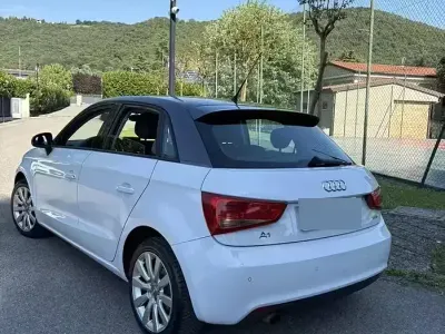 Usata Audi A1 Sportback Ambition 86 CV (63 kW) 2015 Bianco Utilitaria