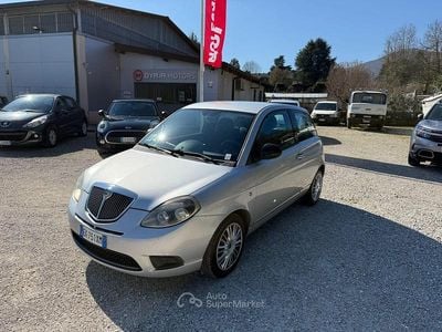 Usata Lancia Ypsilon 77 CV (56 kW) 2011 Argento Utilitaria