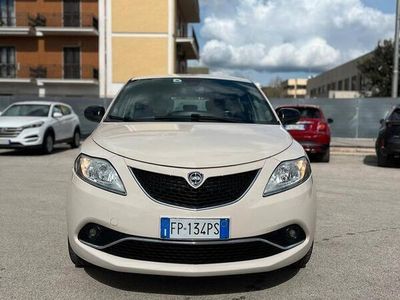 usata Lancia Ypsilon 5 porte Silver