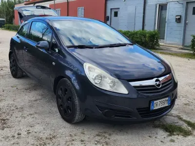 Begagnad Opel Corsa 109 HK (80 kW) 2008 Halvkombi