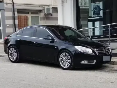 Usata Opel Insignia 130 CV (95 kW) 2012 Nero Berlina