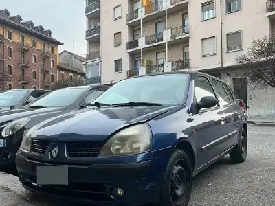 Usata Renault Clio II 58 CV (42 kW) 2001 Blu Berlina