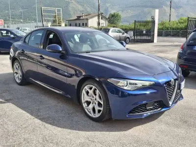 Usata Alfa Romeo Giulia Executive 160 CV (117 kW) 2020 Blu/azzurro Berlina