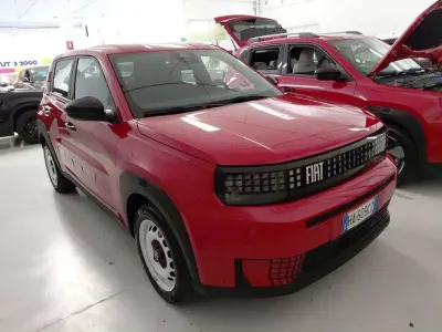 Usata Fiat Grande Panda Red 52 kW (72 CV) 2025 Rosso Utilitaria