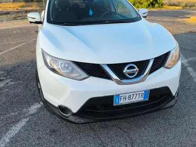 Usata Nissan Qashqai N-Connecta 110 CV (80 kW) 2017 Bianco SUV