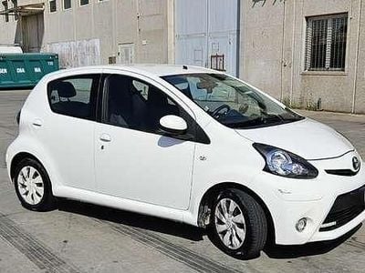 Usata Toyota Aygo Connect Style 68 CV (50 kW) 2012 Utilitaria