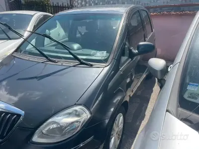 Usata Lancia Musa Platinum 95 CV (69 kW) 2011 Nero Monovolume