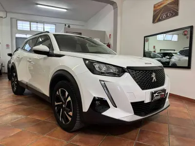 Usata Peugeot 2008 Allure 131 CV (96 kW) 2021 Bianco SUV
