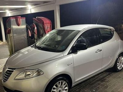 Usado Lancia Ypsilon Silver 69 HP (50 kW) 2012 Citadino