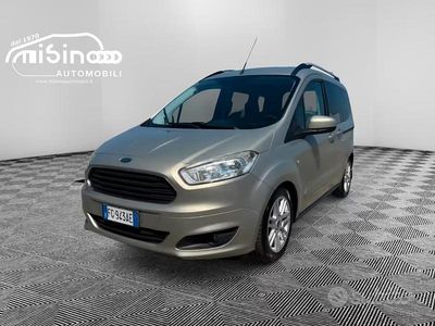 Usata Ford Tourneo Courier Titanium 95 CV (69 kW) 2016 Grigio Monovolume