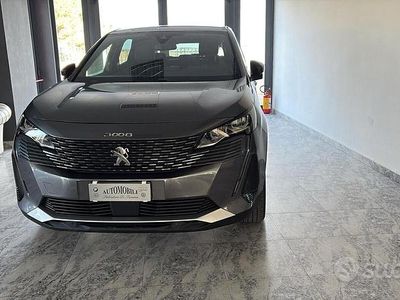 Begagnad Peugeot 3008 Allure 131 HK (96 kW) 2023 Grå SUV