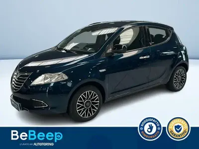 Usata Lancia Ypsilon 69 CV (50 kW) 2015 Blu metallizzato Utilitaria