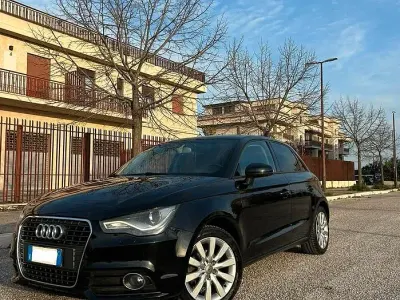 Käytetty Audi A1 90 HP (66 kW) 2012 Musta Viistoperä