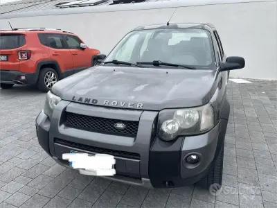 Usata Land Rover Freelander 109 CV (80 kW) 2004 Grigio SUV