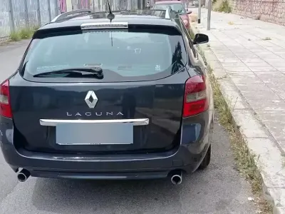 Usata Renault Laguna III 150 CV (110 kW) 2010 Grigio Station wagon