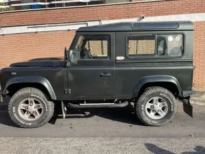 Usata Land Rover Defender 122 CV (89 kW) 2007 Station wagon