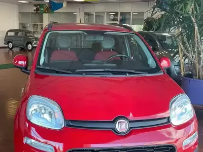 Begagnad Fiat Panda Lounge 85 HK (62 kW) 2013 Röd Halvkombi