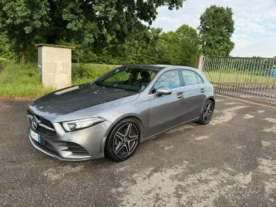 Usata Mercedes A180 116 CV (85 kW) 2019 Grigio Berlina
