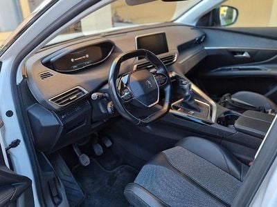 Gebraucht Peugeot 5008 120 PS (88 kW) 2019 Weiß Kombi