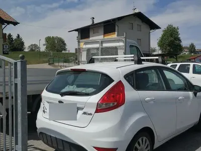 Usata Ford Fiesta 97 CV (71 kW) 2010 Bianco Berlina