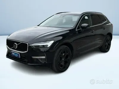 Usata Volvo XC60 Momentum 197 CV (144 kW) 2022 Nero metallizzato SUV