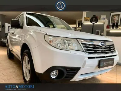 Usata Subaru Forester 150 CV (110 kW) 2010 Bianco SUV