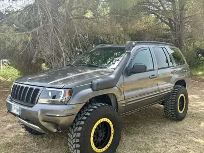 Usata Jeep Grand Cherokee Overland 258 CV (189 kW) 2003 Grigio SUV