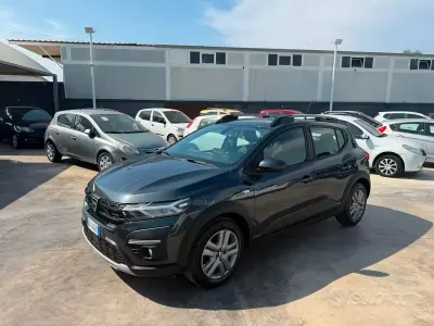 Usata Dacia Sandero Comfort 101 CV (74 kW) 2021 Grigio Berlina