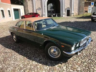 Usata Jaguar XJ6 200 CV (147 kW) 1975 Verde Berlina
