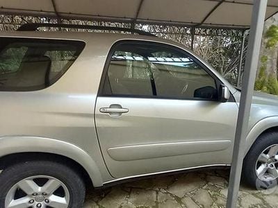 Usata Toyota RAV4 128 CV (94 kW) 2005 Grigio SUV