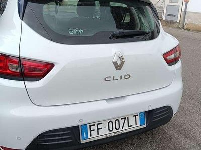 Usado Renault Clio IV 64 CV (47 kW) 2016 Blanco Berlina