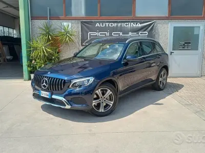 Usata Mercedes GLC250 204 CV (150 kW) 2019 Blu/azzurro SUV