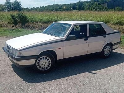 Usata Alfa Romeo 75 128 CV (94 kW) 1986 Bianco Berlina