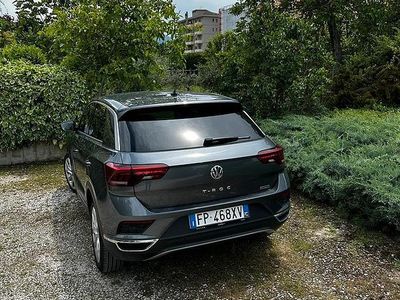 Usata VW T-Roc Advance 150 CV (110 kW) 2018 Grigio SUV