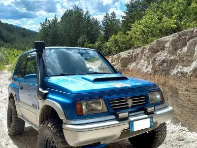 Usata Suzuki Vitara 75 CV (55 kW) 2000 Bluazzurro SUV