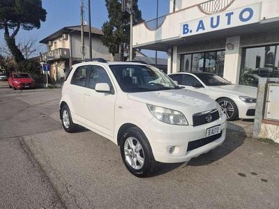 Usata Daihatsu Terios SHO 105 CV (77 kW) 2010 Bianco SUV