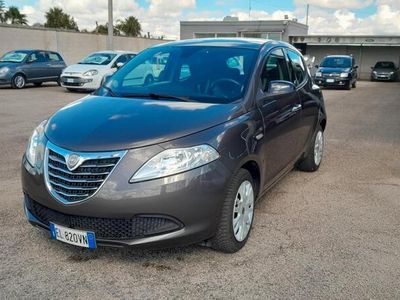 usata Lancia Ypsilon 1.2 69 CV 5 porte GPL Ecochic Silver