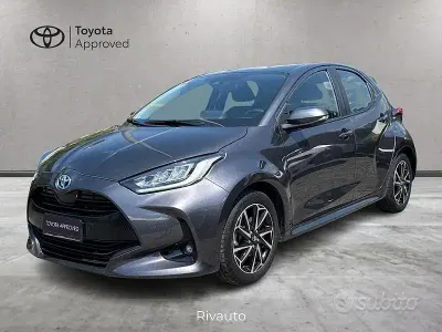 Usata Toyota Yaris Hybrid Trend 116 CV (85 kW) 2022 Grigio Berlina