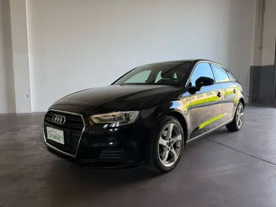 Usata Audi A3 Business 116 CV (85 kW) 2019 Nero metallizzato Berlina
