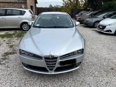 Grigio Usata 2009 Alfa Romeo 159 Progression Berlina | 3800 € (Buon prezzo)