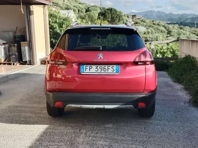 Usado Peugeot 2008 Allure 120 HP (88 kW) 2018 Vermelho SUV