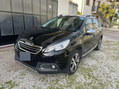 Usata Peugeot 2008 Allure 92 CV (67 kW) 2015 Nero SUV